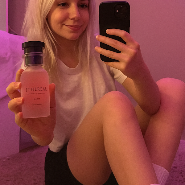 Ethereal luxury floral perfume UK – mandarin, jasmine, and musk blend